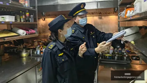 若羽臣香港冲刺成功，董事长王玉品牌传奇